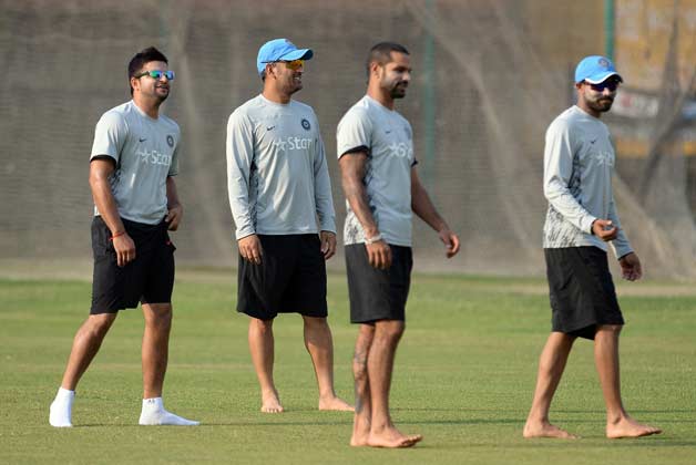 indian cricket team Dhoni warmup