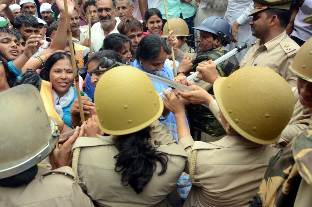 lathicharge on rld workers in lucknow