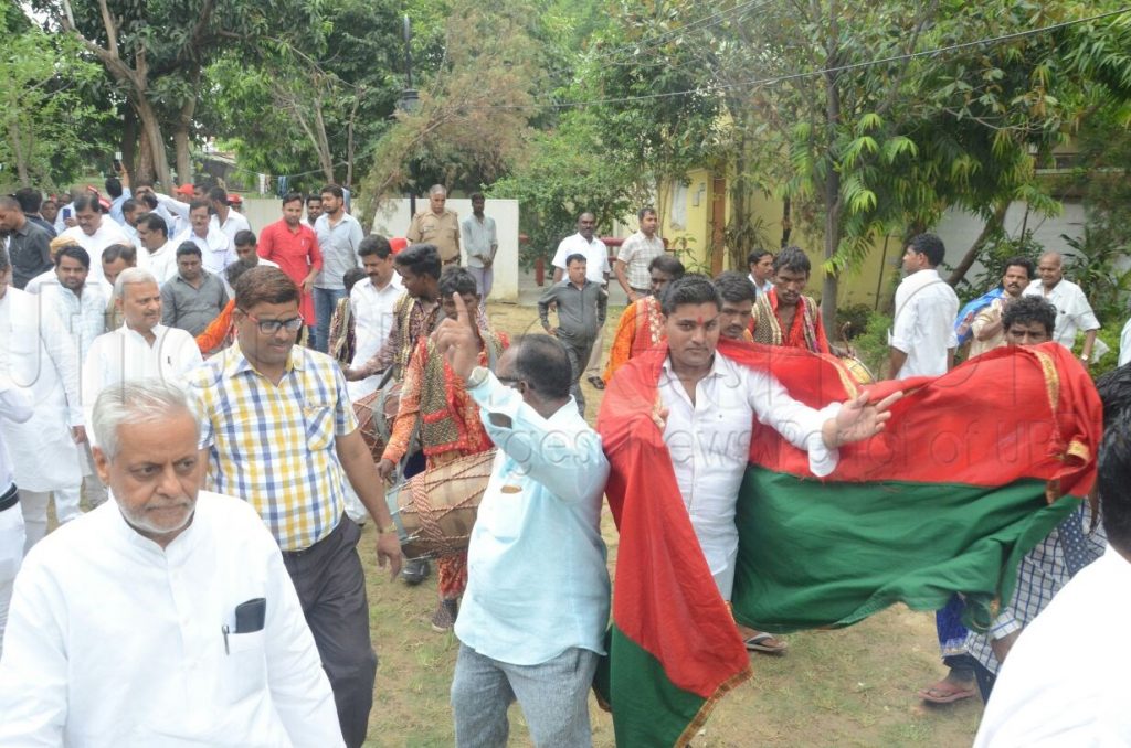 planting on akhilesh yadav 45th birthday