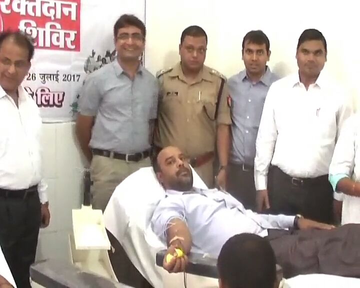 blood donation for tribute to Kargil martyrs in ghazipur