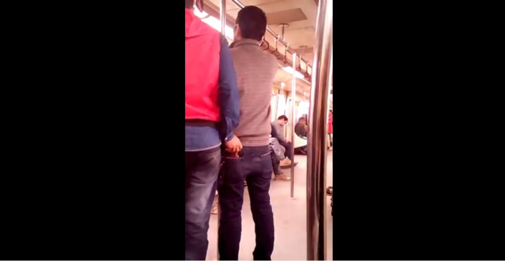 Delhi Metro-Pick Pockets