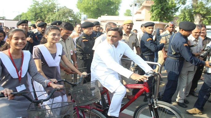 UP Chief Minister Akhilesh Yadav 10