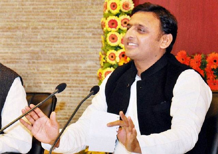 CM Akhilesh Yadav