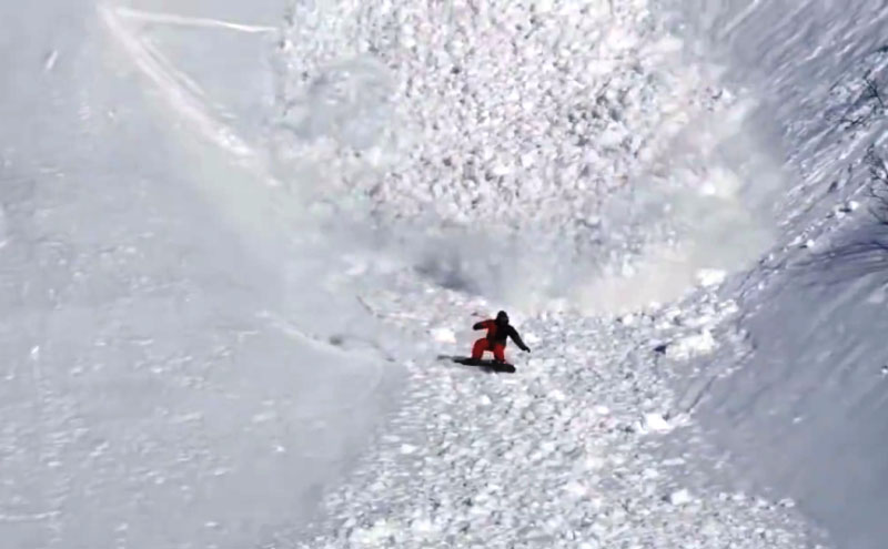 Rabbit escapes death by jumping across avalanche