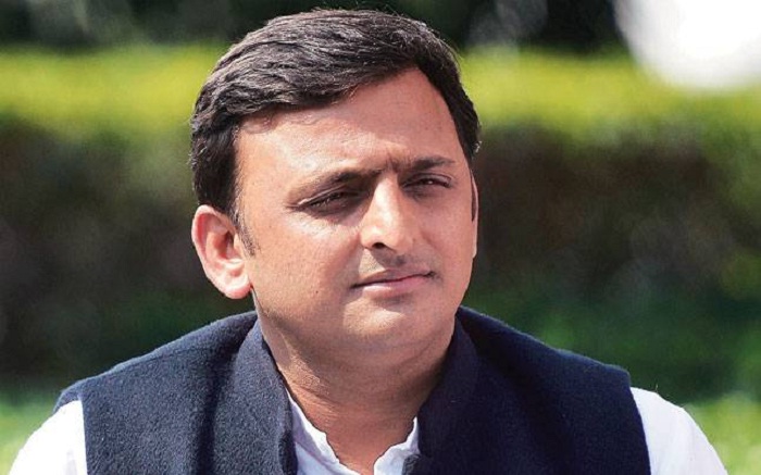 akhilesh addressing press conference