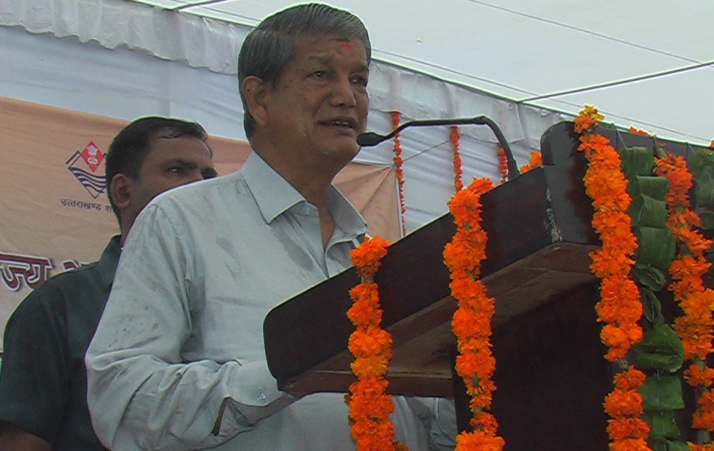 harish rawat paying tribute