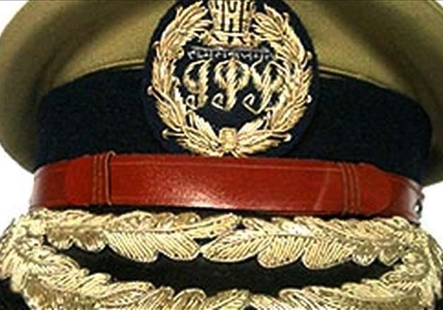 8 IPS officers