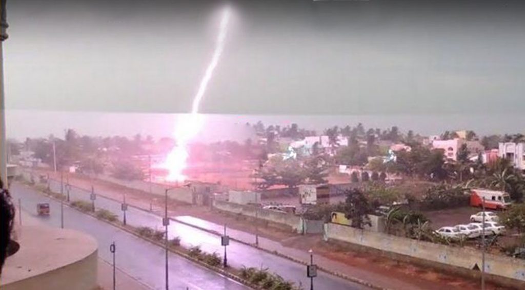 Lightning Strikes - Tree catches fire at Visakhapatnam