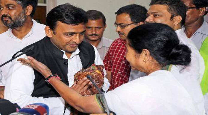 Akhilesh Yadav Mamta Banarjee