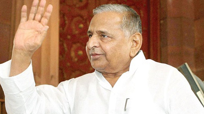 Mulayam Singh Yadav address rally