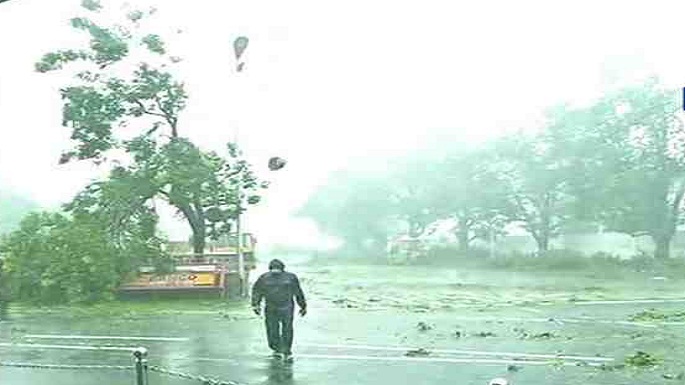 vardah-Cyclone-Chennai