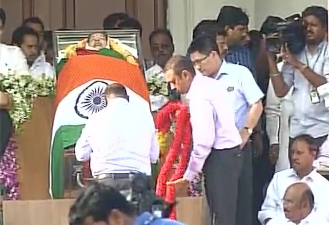 jayalalithaa passes away