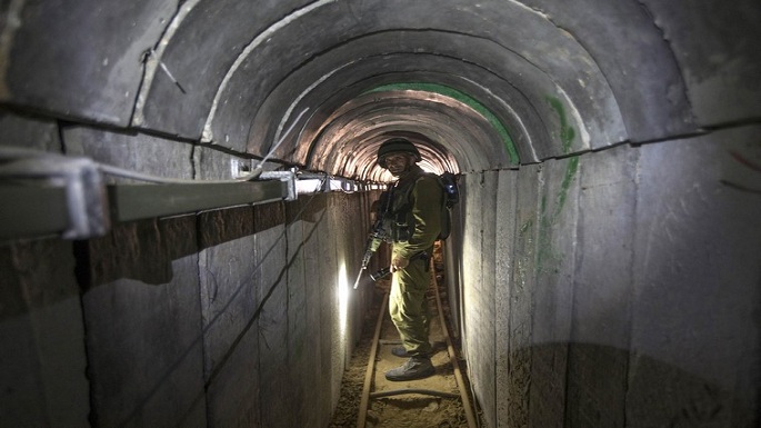 Tunnel finding machine