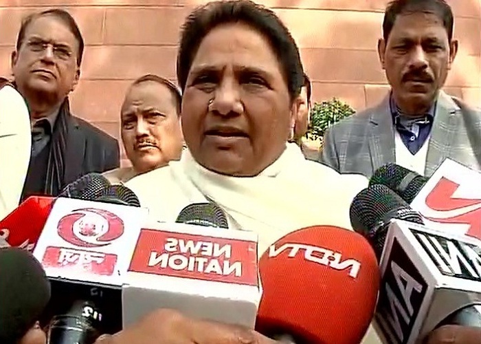 mayawati attacks akhilesh