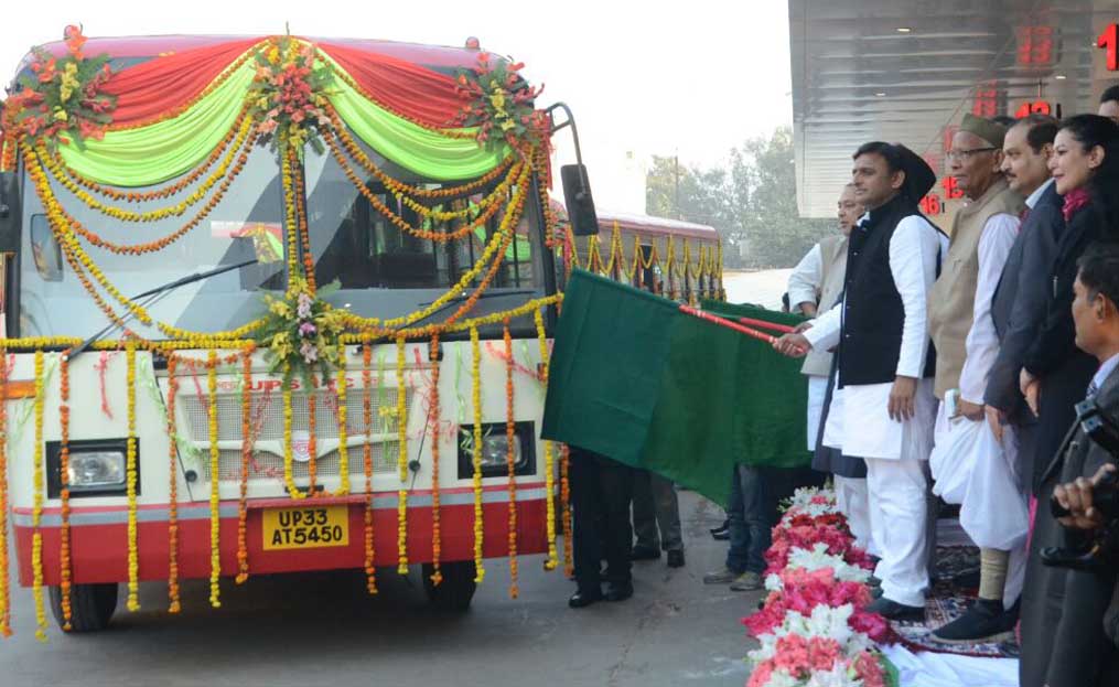 akhilesh inaugurated kaiserbagh bus station