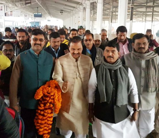 mahesh sharma reached gorakhpur