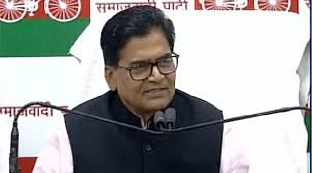 ram gopal yadav attacked mulayam singh