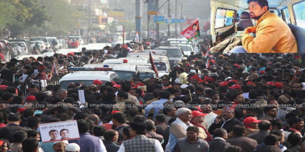 man died in akhilesh rahul road show