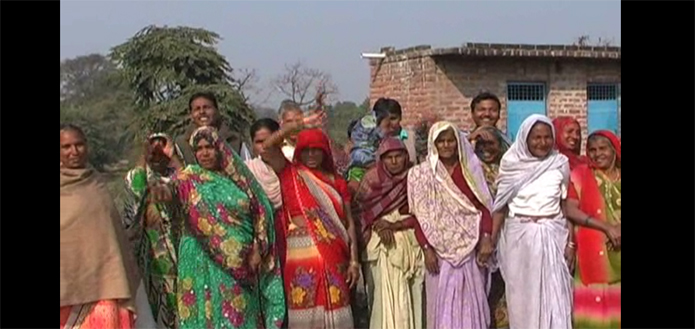 angry villagers in farrukhabad