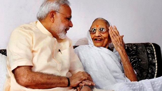 pm narendra modi met mother