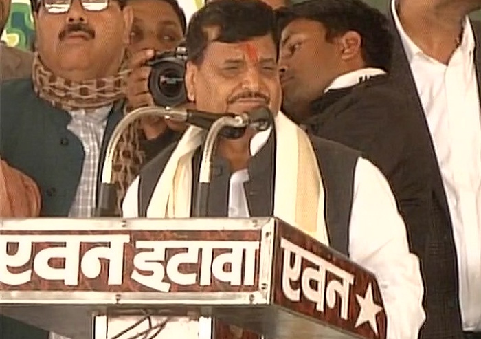 shivpal singh attacks akhilesh