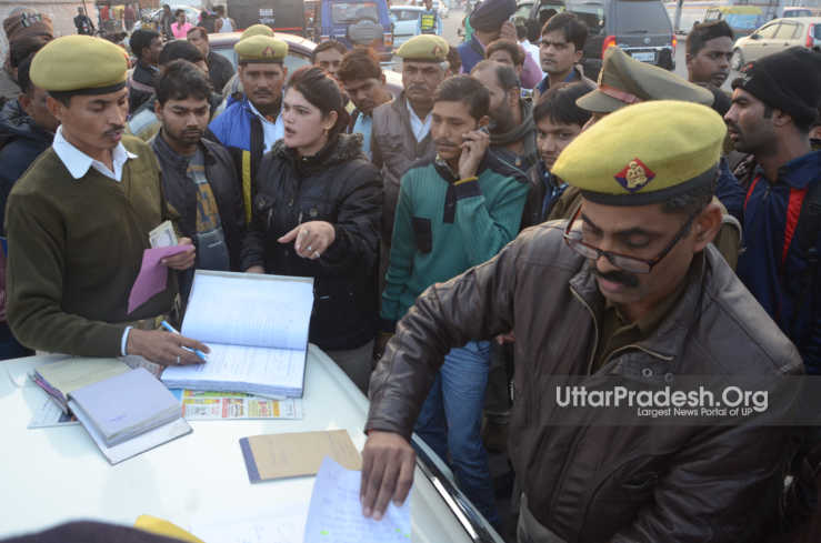 traffic police cheking