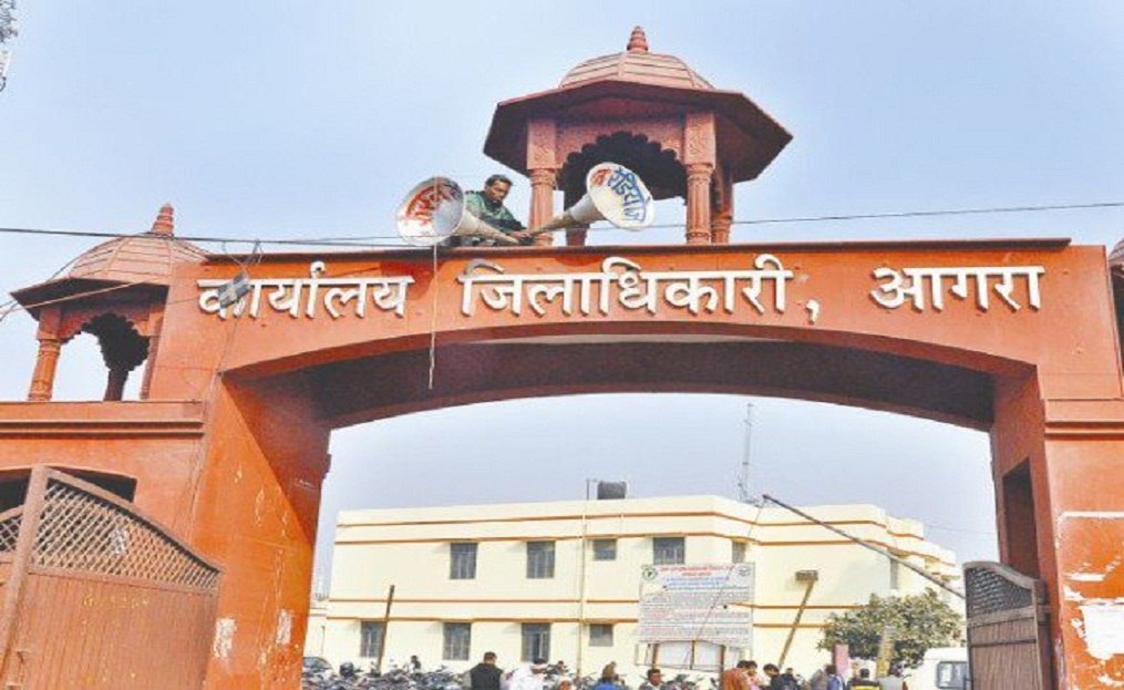 voters bike rally agra