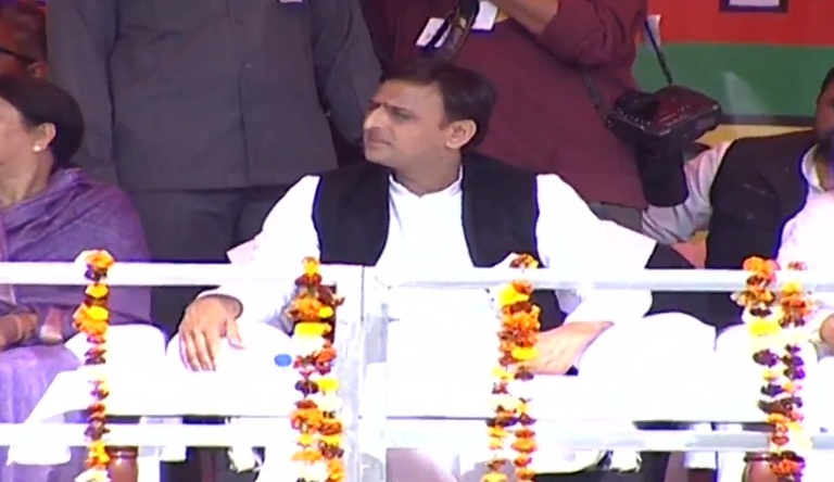 akhilesh LIVE