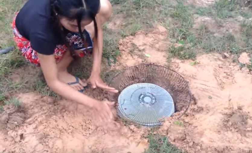 Girl Catch Snake