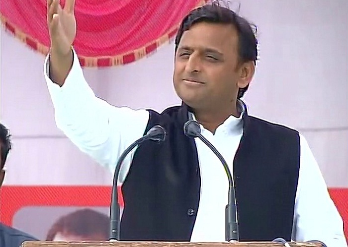 akhilesh addressed vidhuna public meeting