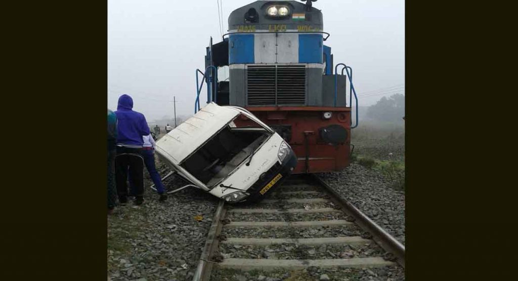 train accident in chandauli