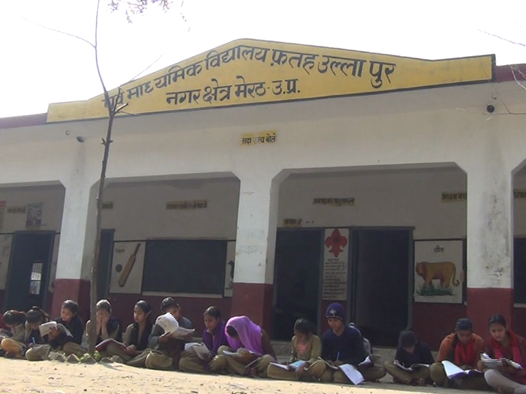 mid day meal in merrut