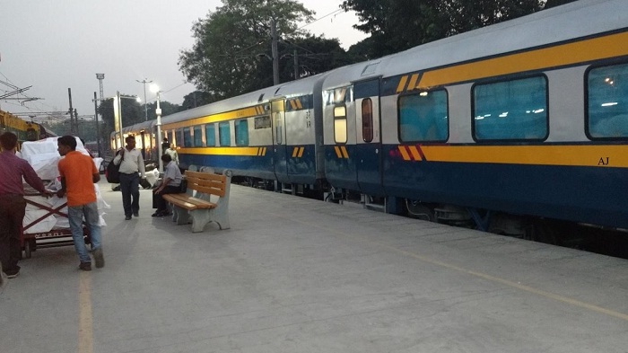 tejas express high speed train