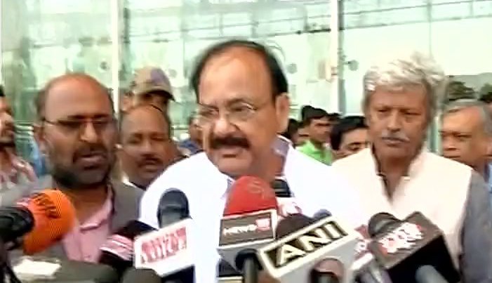 venkaiah naidu reaches lucknow