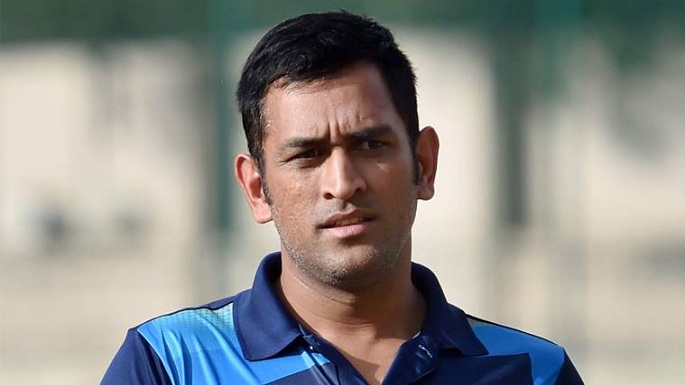 dhoni three mobile stolen