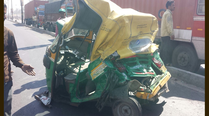 road accident in agra