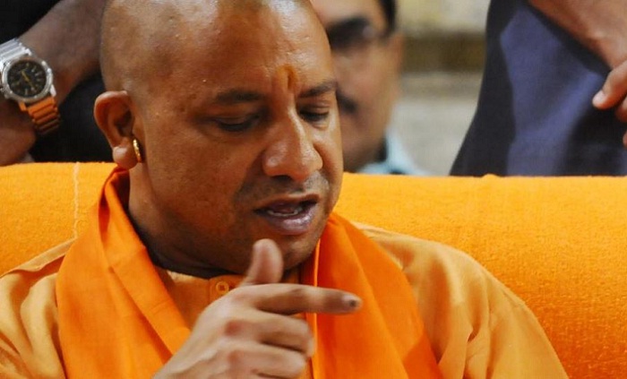 yogi government transferred 4 IAS