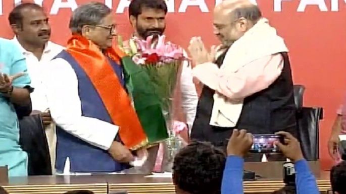 sm krishna joins bjp