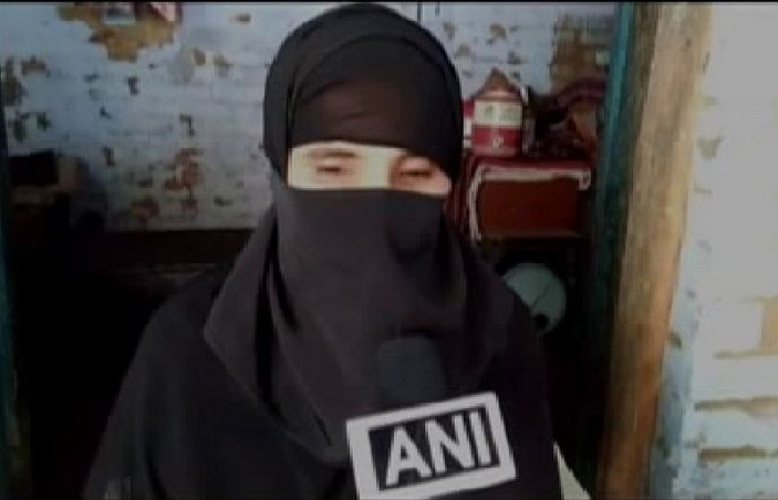 man threatens wife with triple talaq