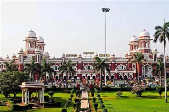 Charbagh railway station