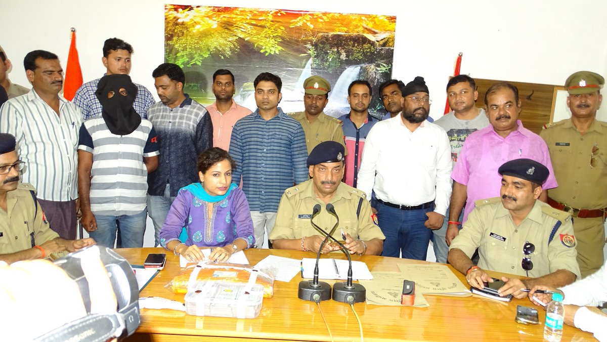 sitapur police disclose triple murder case