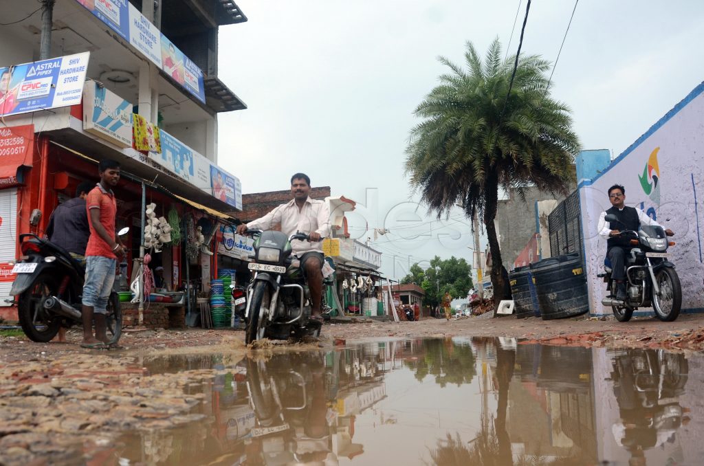 lucknow road collapse