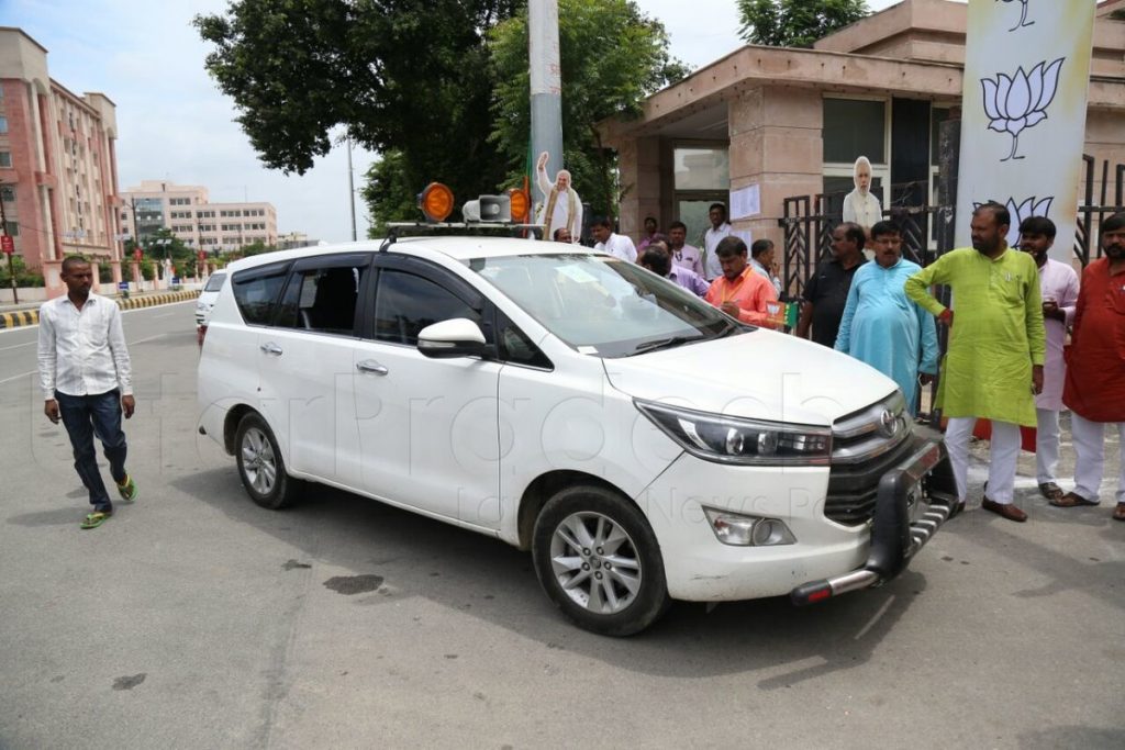 vip culture vehicles at amit shah program