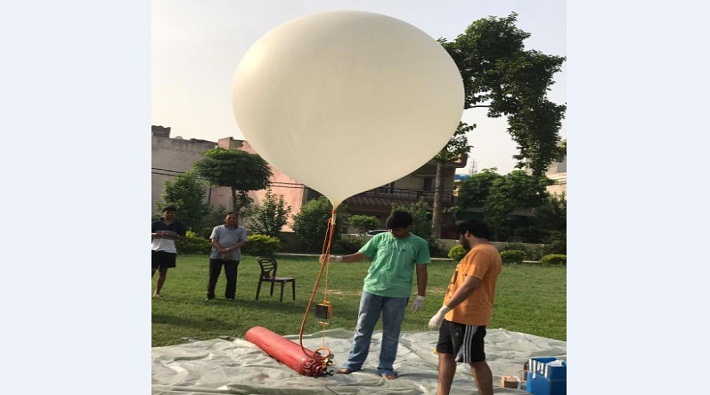 i ansharaj singh 12th student bulandshahr sent weather balloon in space