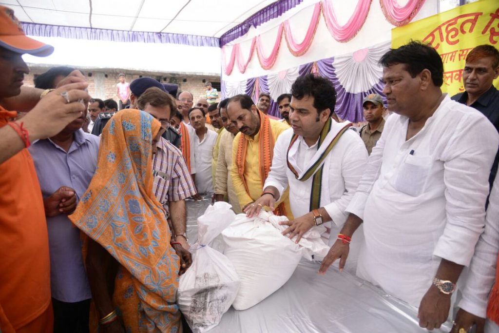 power minister shrikant sharma flood affected area ballia