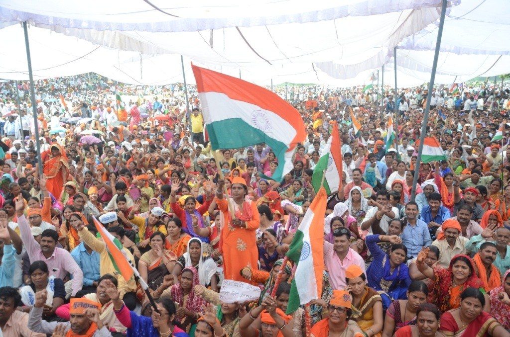 shiksha mitra protest in lucknow