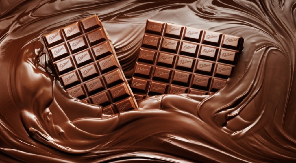 Eating chocolate may provide relief from bowel disease