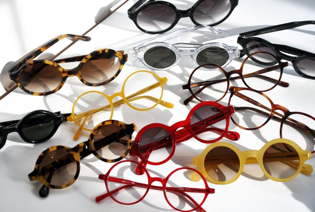 Right eyewear with right attire