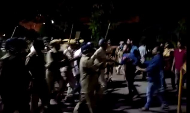 bhu lathicharge