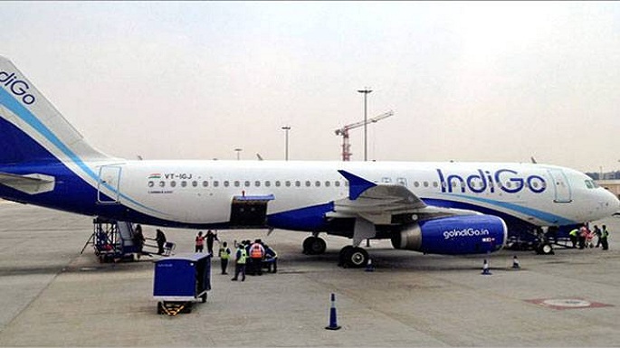 indigo flight emergency landing